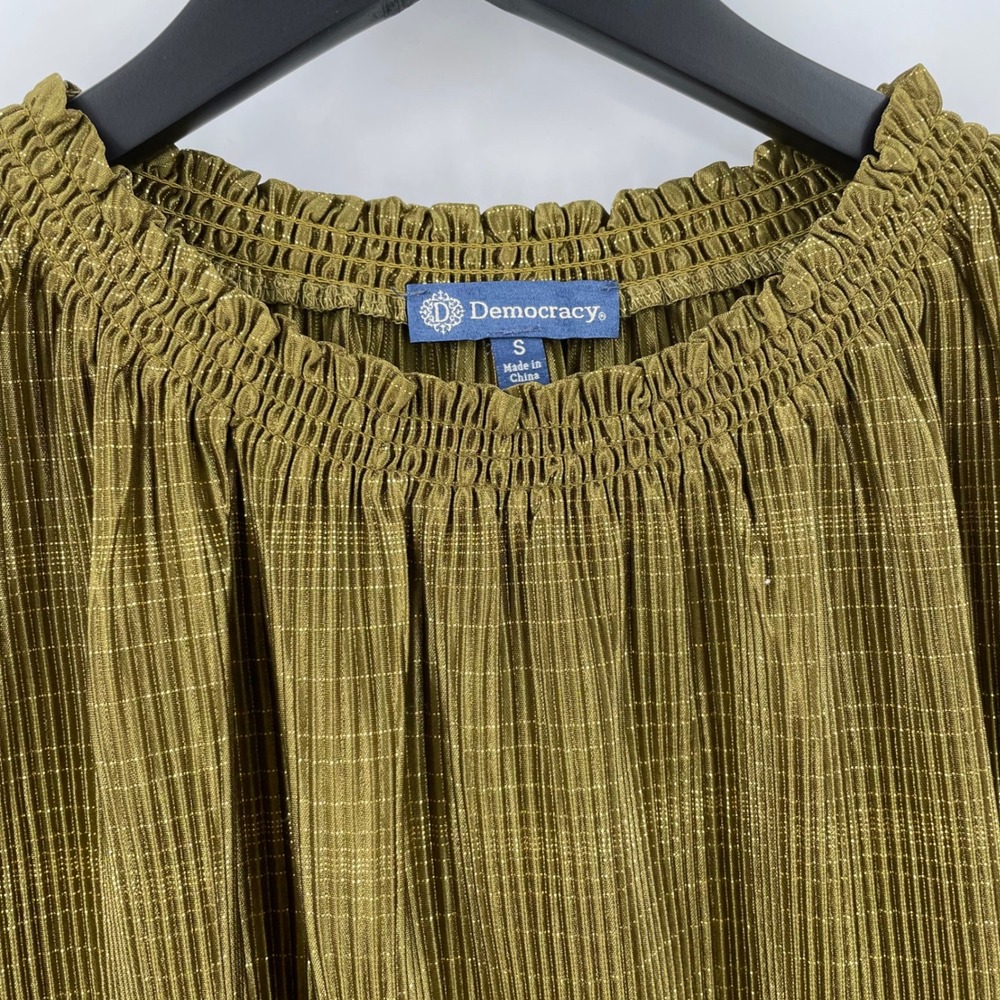 Democracy Metallic Plaid Smocked Blouse Olive Gold Cap Sleeve NWT Small - Picture 4 of 9